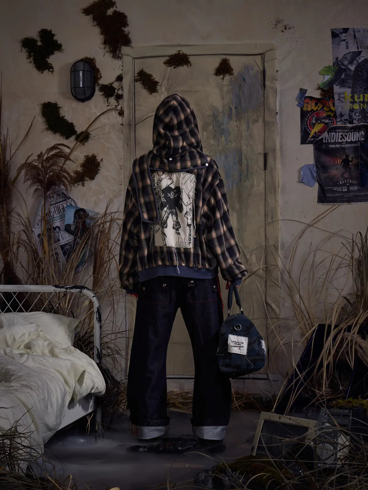 EMO "No Money No Peace" Raw Denim Curved Cut Jeans
