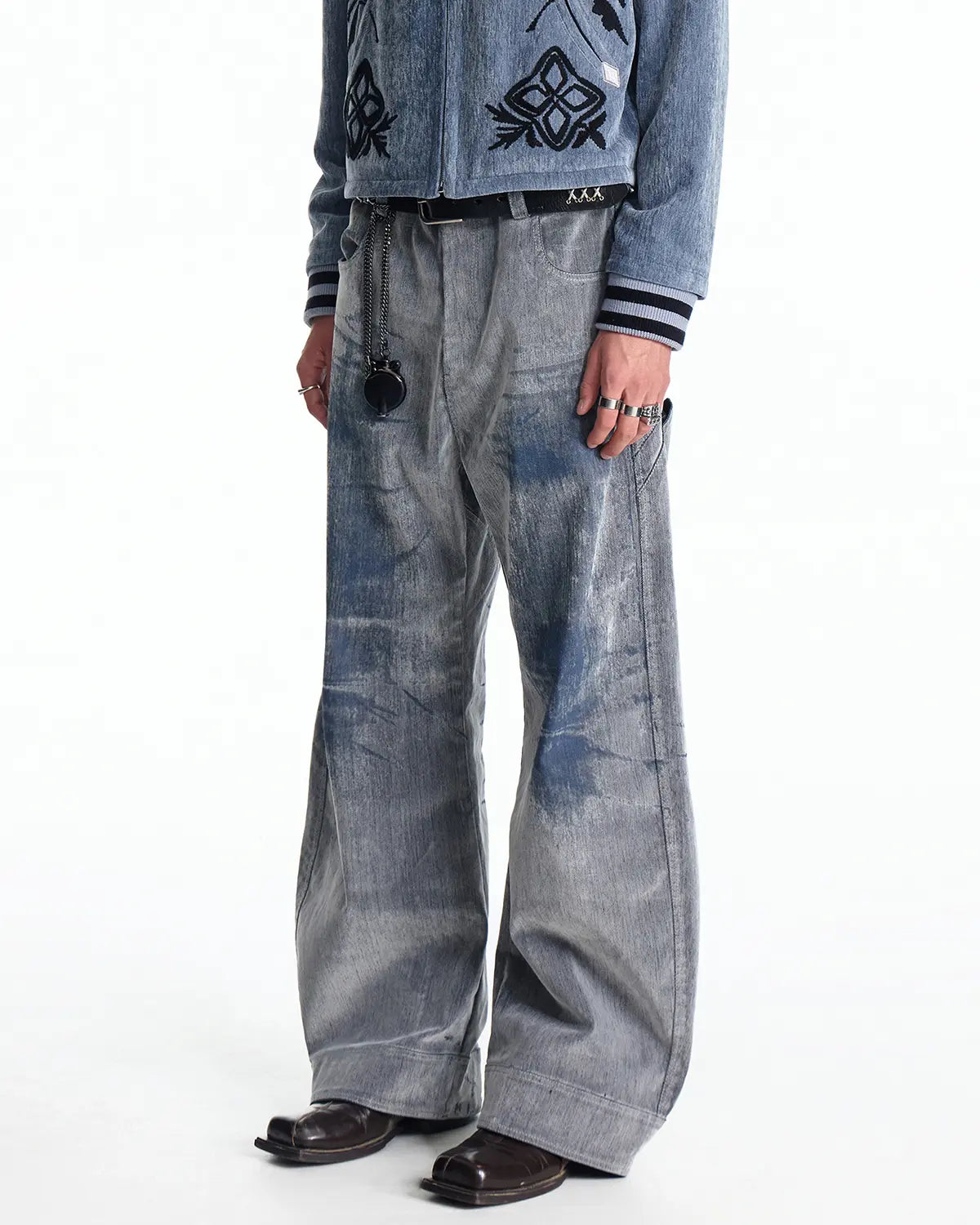 EMO Wash Curved Fit Velvet Jeans